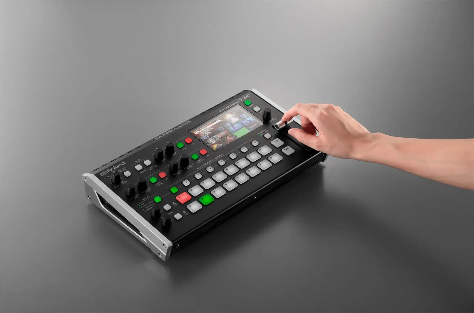 Roland V-8HD